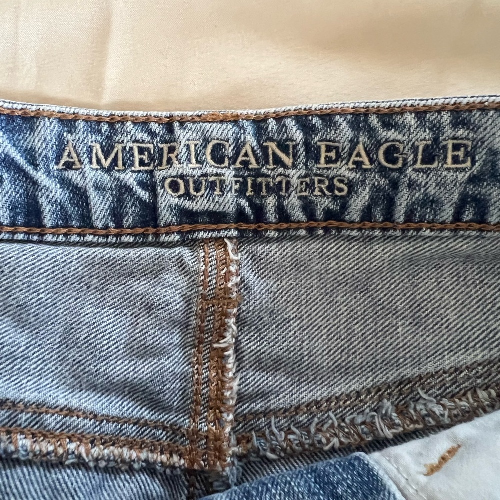 American Eagle Denim Distressed Mini Skirt with Lace Detail Size 0 - Picture 4 of 9